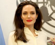 Джоли вспылила из-за вопросов о Питте в эфире шоу — СМИ